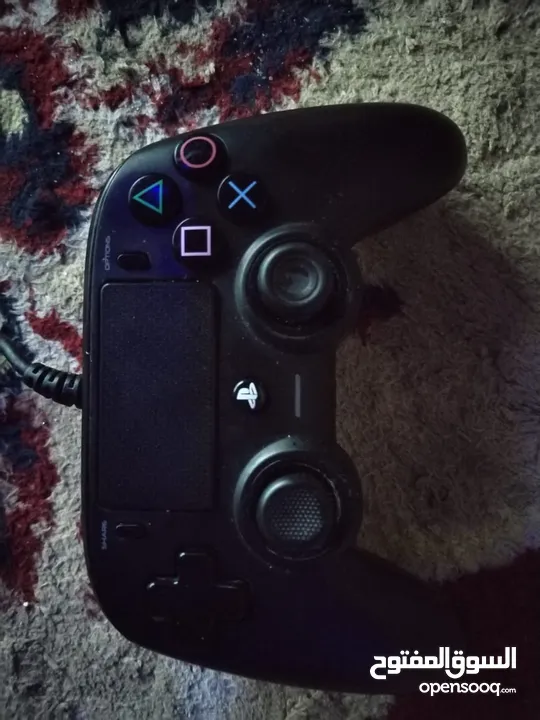 جوستك PS4 نايكون مستعملة نظيفة كيبل (واير وليس شحن)