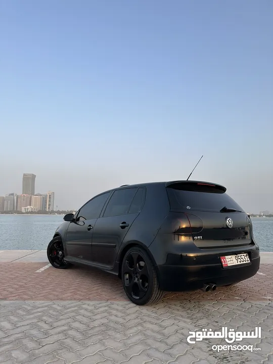 Vw golf gti 2009 gcc with 400,000 km and very well maintained and in very good condition