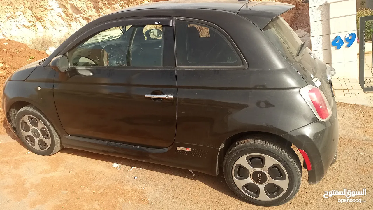 فيات 500e موديل 2015 كهرباء للبيع.     بسعر لقطه