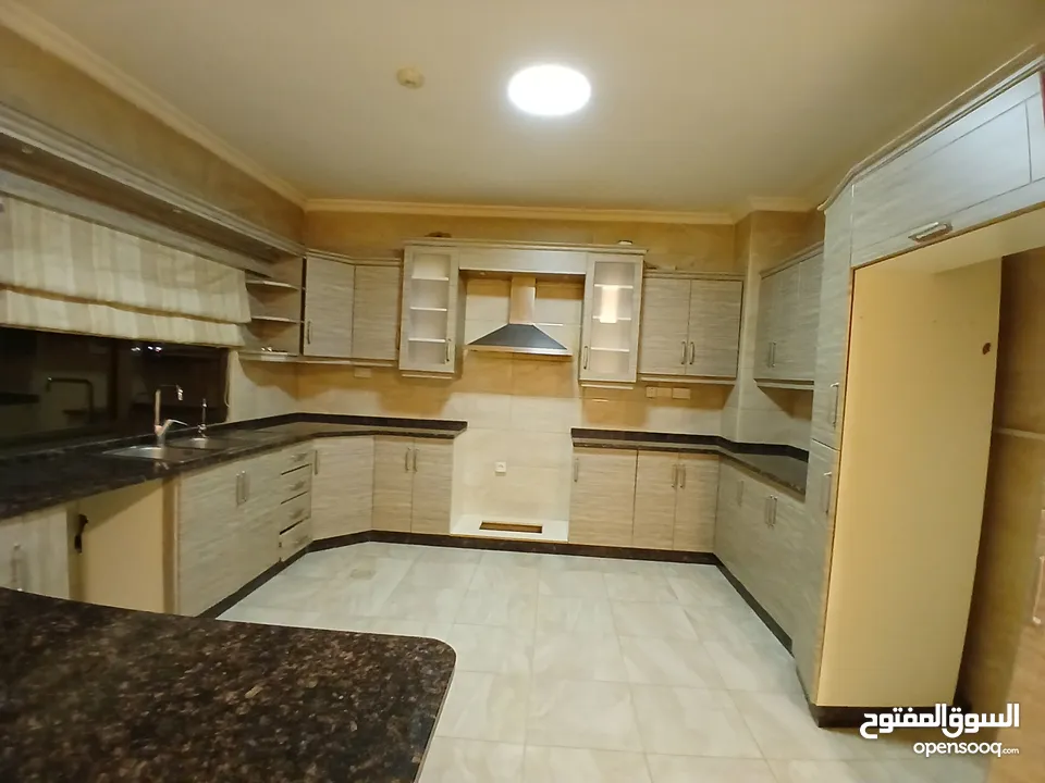 شقة للايجار في دير غبار