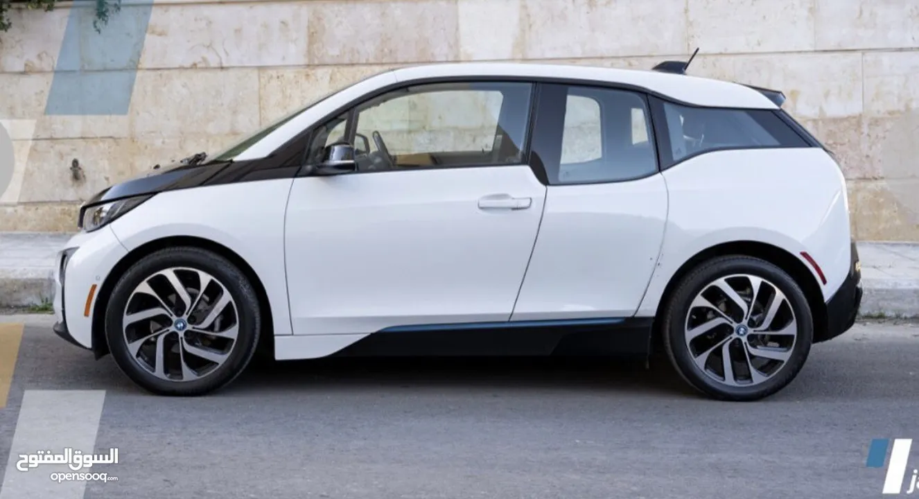 BMW i3 كهرباء بدون بنزين تيرا للبيع او بدل ع بكم حديث  ممكن البدل ع بكم عالي دوج او فورد 2015