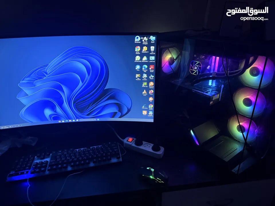 كمبيوتر للبيع جيمنج  استعمال شهر