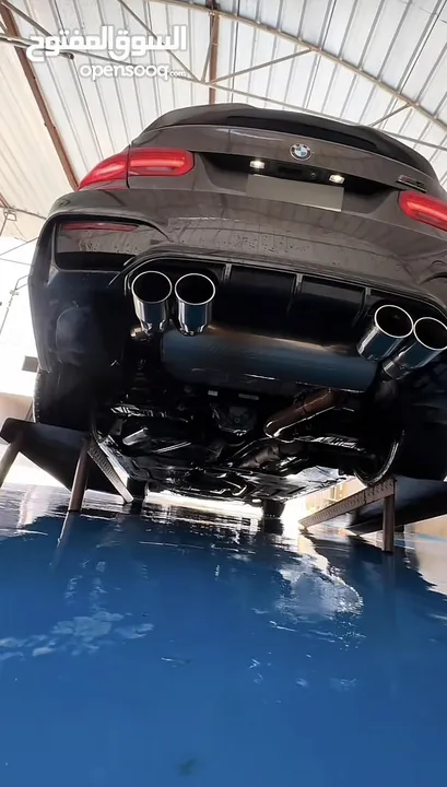 BMW 330i سيارة