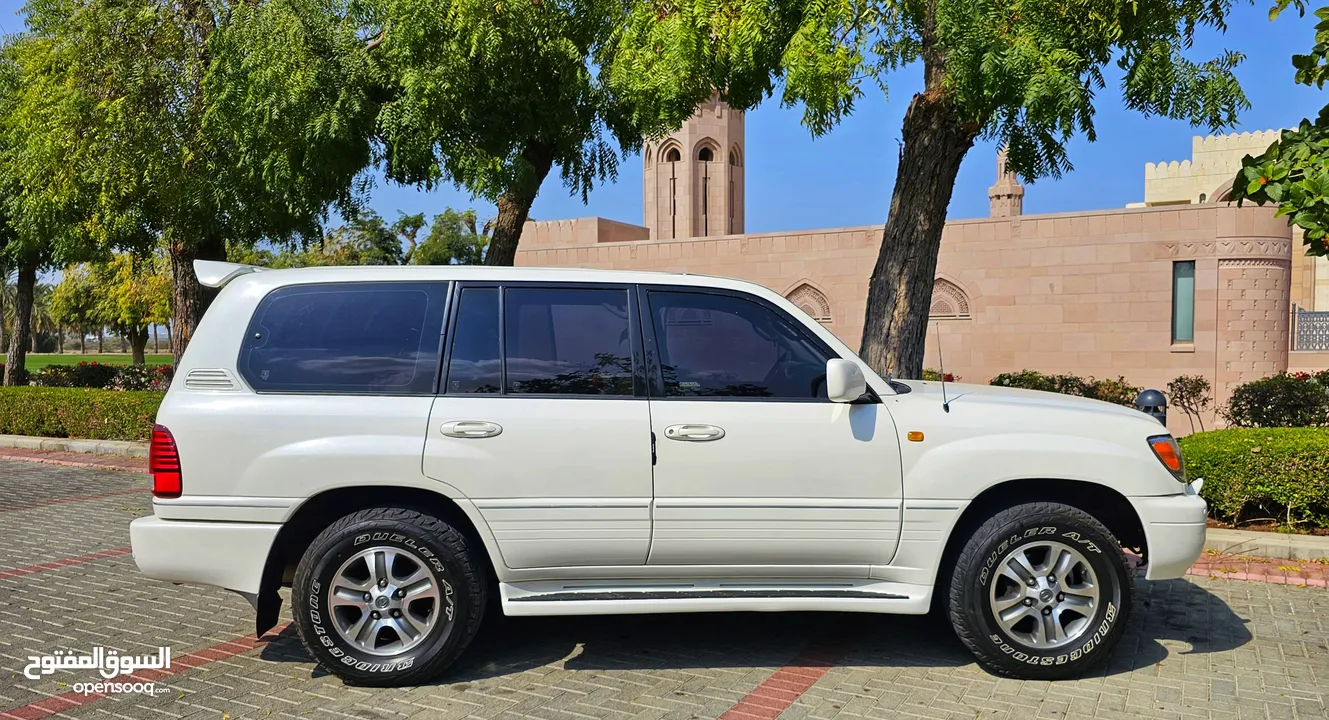 Lexus Lx470 in Showroom Condition