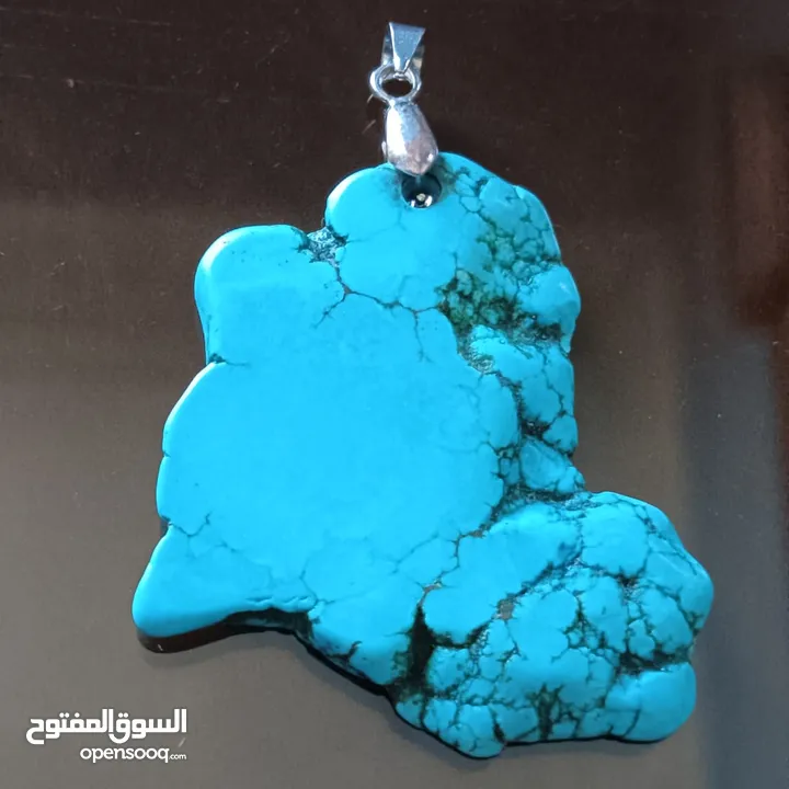 تعليقة مع حجر كريم فيروز طبيعي