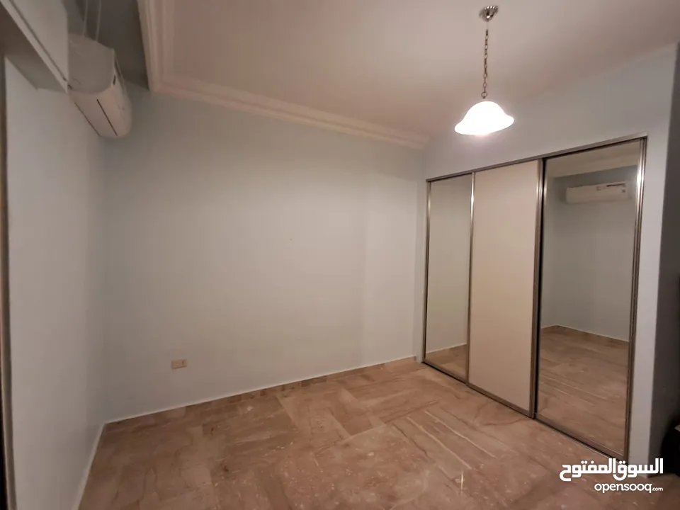 شقة شبه مفروشة للايجار في عبدون  ( Property 39878 ) سنوي فقط