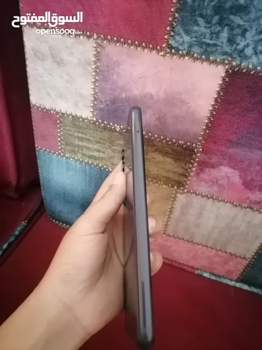 سامسونج جالكسي a13 صرله عندي3شهور بس ومعه أغراض