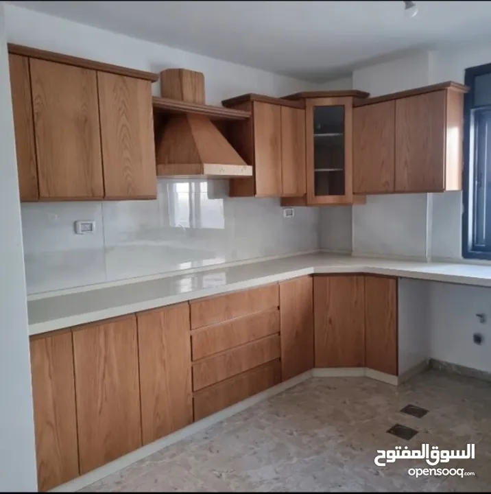 شقة سكنية للبيع مقابل ديوان الموظفين