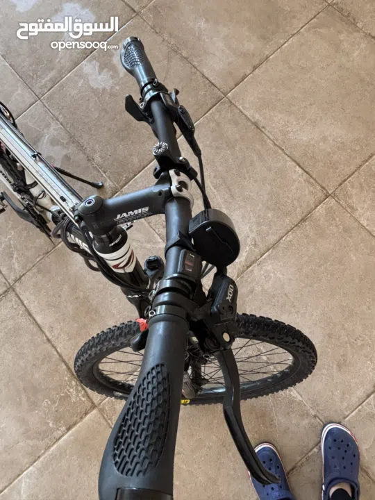 بسكليت jamis للبيع بمواصفات مميزة وسعر مميز