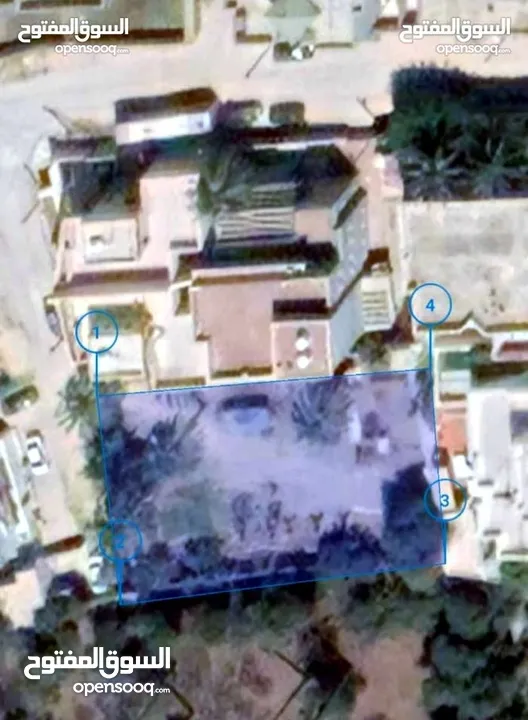 قطعة أرض سكنية في السبعة " خلف المدرار مول " قرب مسجد صهيب .