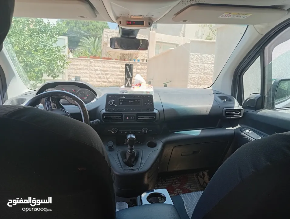 سيارة خاصة بحالة ممتازة جدا  كوشوك جديد بطارية جديدة مع كفالة  ترخيص سنة كاملة  الاستخدام عائلي فقط