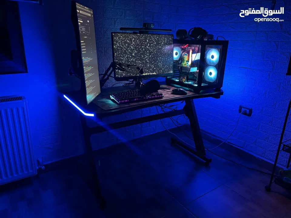 طوالة جيمنج باللون الاسود مع RGB
