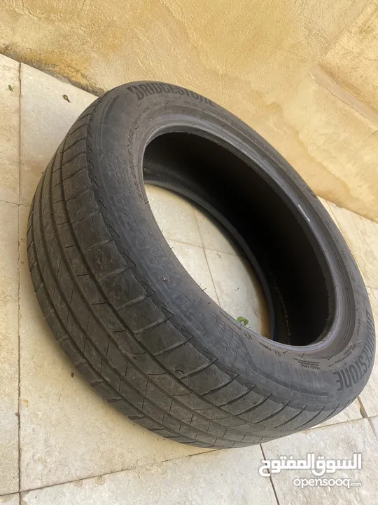 Bridgestone 215/50R17 tyre. As new, no holes. Changed because 50k meters