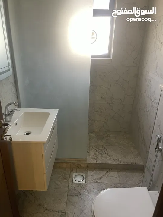 شقه في البنيات للبيع