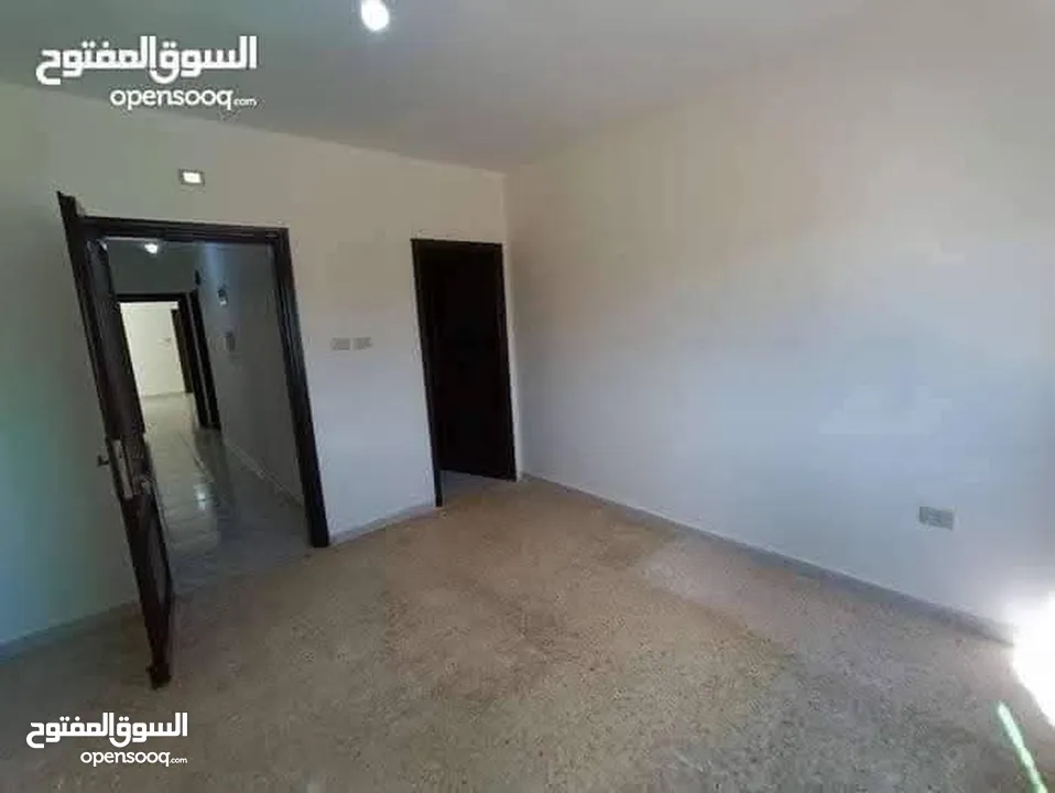شقة مميزة جدا للبيع في البيادر حي الرونق قرب مدرسة ارقى التربوي