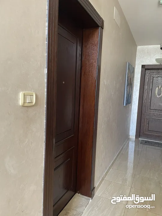 شقة سوبر ديلوكس طابق ثاني للبيع في الرونق / البيادر من المالك مباشرة