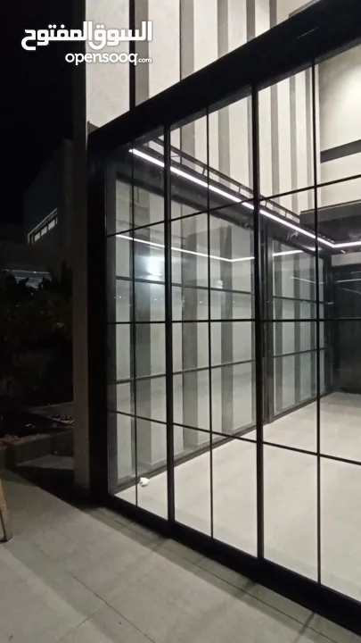 زجاج وألمنيوم