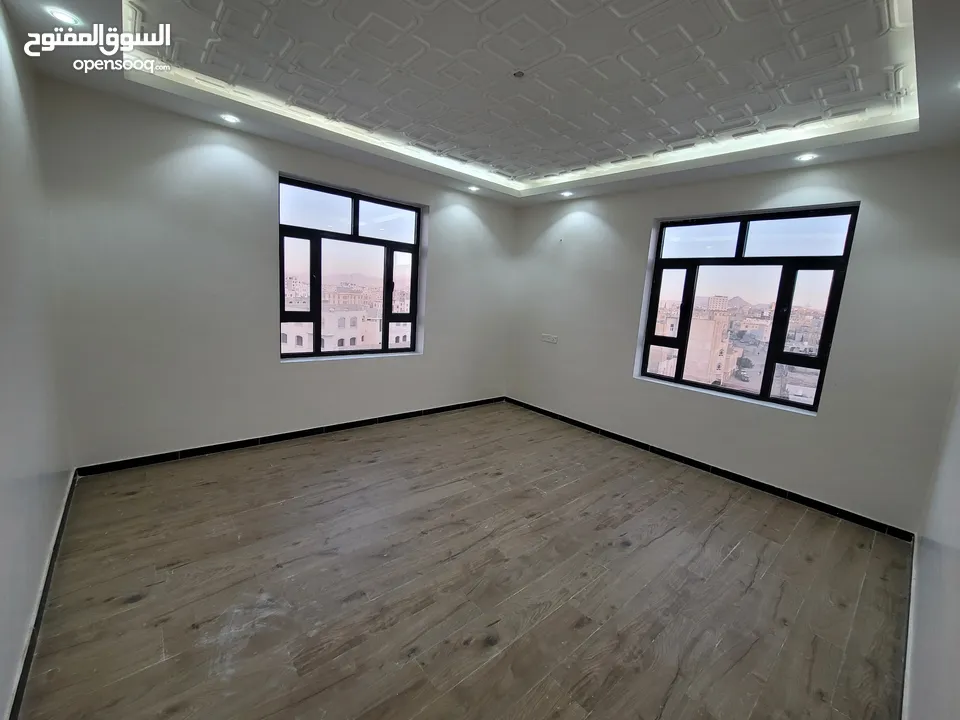 شقة للبيع في صنعاء بيت بوس مساحة 200 م 