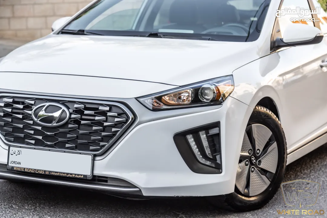 Hyundai Ioniq Hybrid 2021  السيارة وارد كوريا و بحالة ممتازة جدا و قطعت مسافة 135,000 كيلو متر