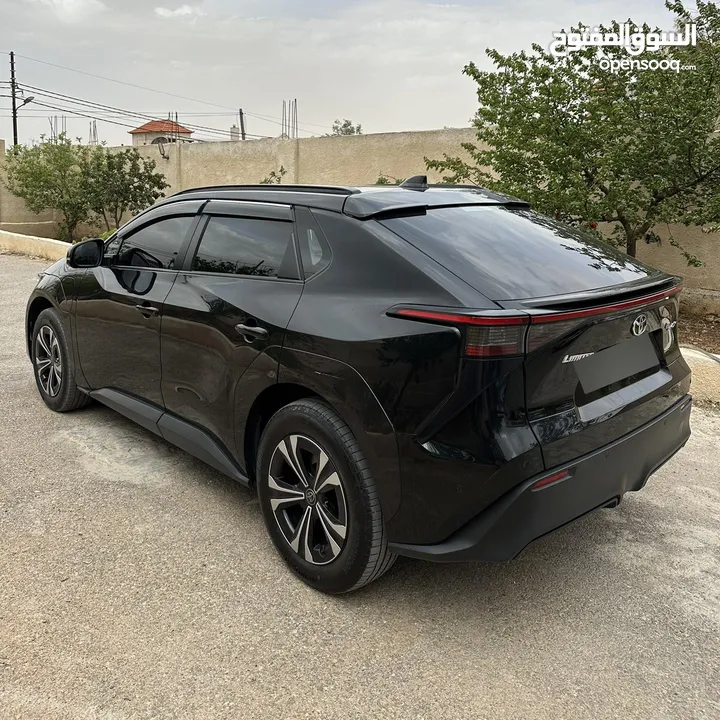 لعشاق التميز BZ4X اسود (صنف نادر.7 كاميرات.4 شاشات.)فحص كامل مالك أول من الزيرو بحالة الوكالة