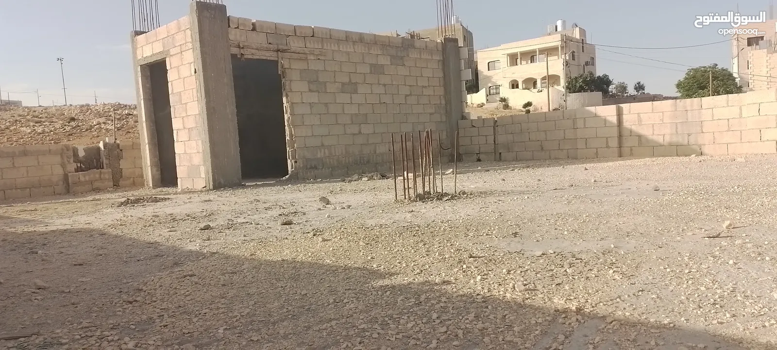 عماره سكنيه في صالحية العابد مكونه من أربع طوابق  وكراج وبئر ماء 60 متر وكوشان مستقل جميع الخدمات
