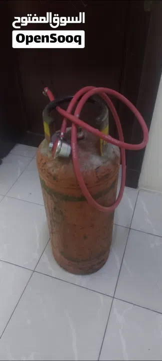 For Sale: Gas Cylinder   Full gas – with regulator – and hose  Delivery and installation av
