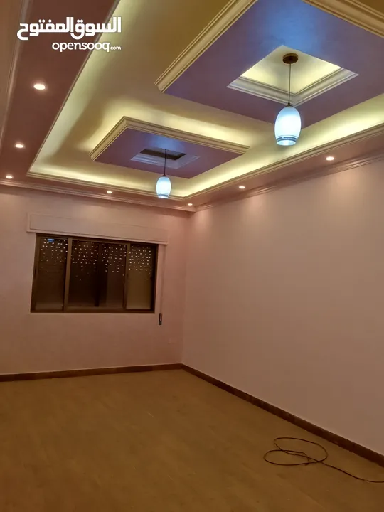 شقة طابقية بمواصفات مميزة للايجار في البنيات من المالك مباشره يرجى عدم تدخل وسطاء او مكاتب عقارية