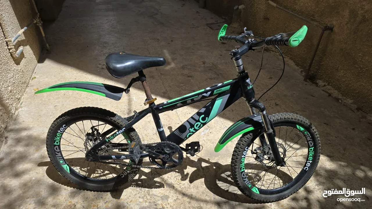 دراجه هوائيه نمره 20 بصفات ممتازه من نوع biketec، و مناسب الأجواء الحاليه.