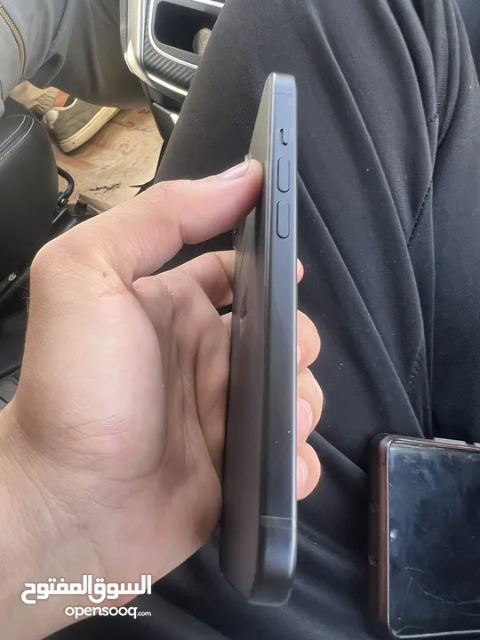 آيفون 15 عادي
