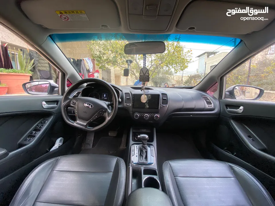 سيارة KIA K3 2017 بحالة ممتازة للبيع 1600 cc لون رمادي