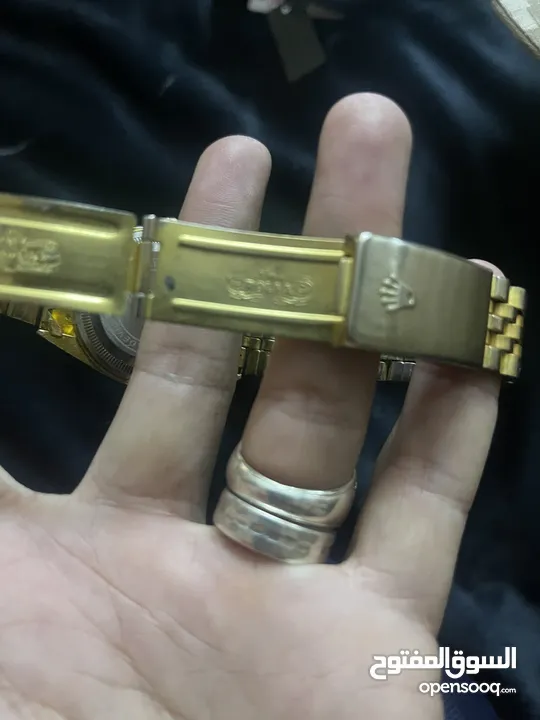 اربع ساعات للبيع