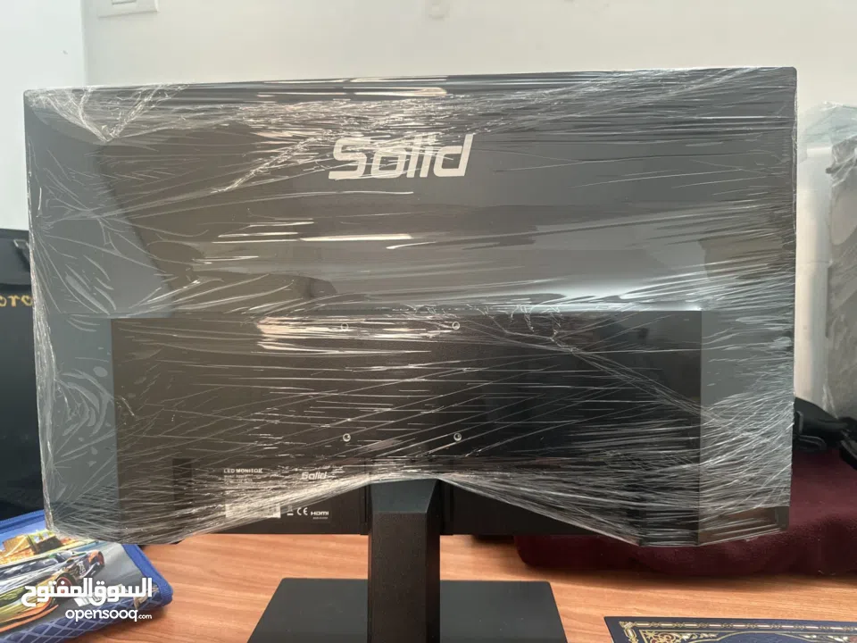 شاشة كمبيوتر solid