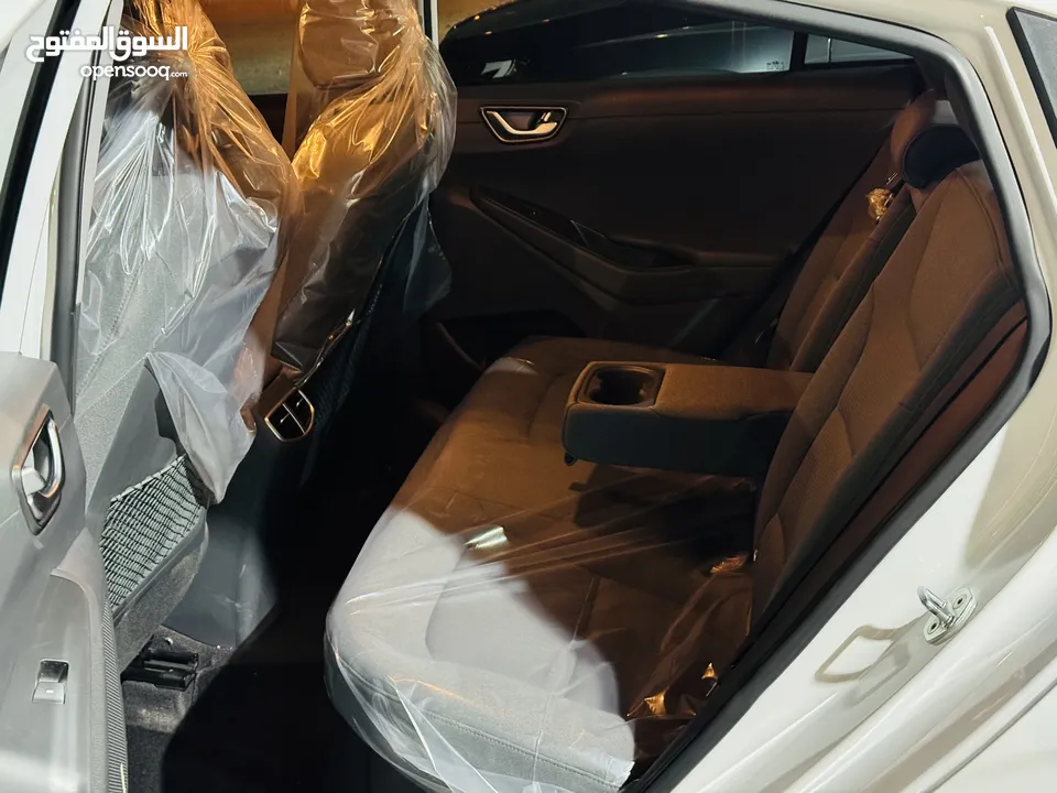 Hyundai IONIQ HYBRID  كفالة على البطارية لغاية 2029 من الوكالة عداد قليل اصلي ،بحالة الوكالة !