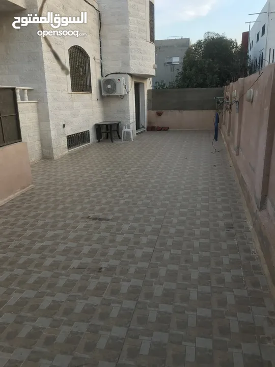 شقه تسوية بالحي الشرقي شرق مسجد المقرئ من المالك مباشرة