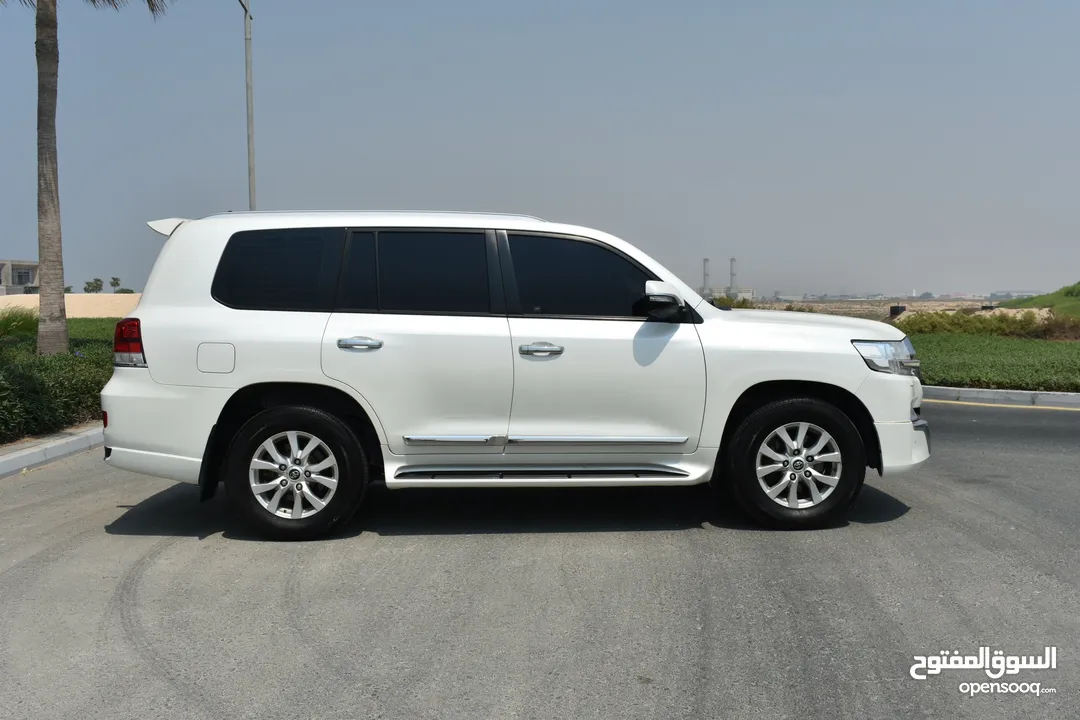 2020 GXR LAND CRUISER FULL V8