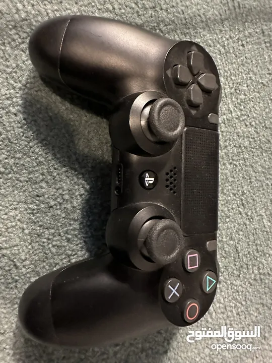 PS4 with 2 remotes