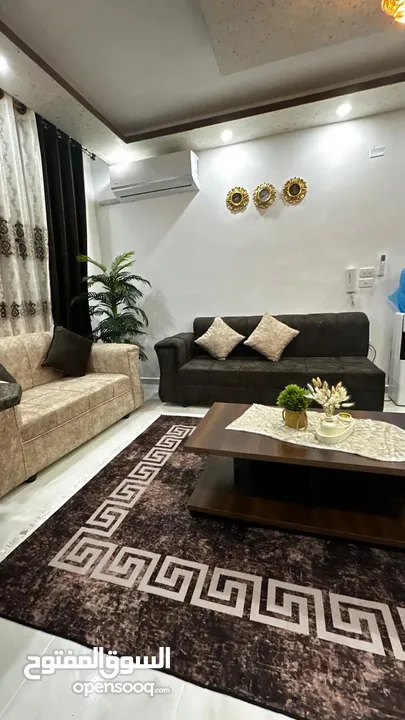 شقة جديدة مفروشة فخمة للايجار قرب حديقة عمار اربد