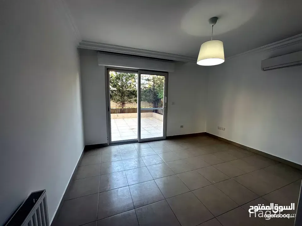 شقة شبه مفروشة للايجار في عبدون ( Property 38268 ) سنوي فقط