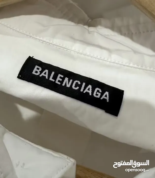 قميص Balenciaga أصلي