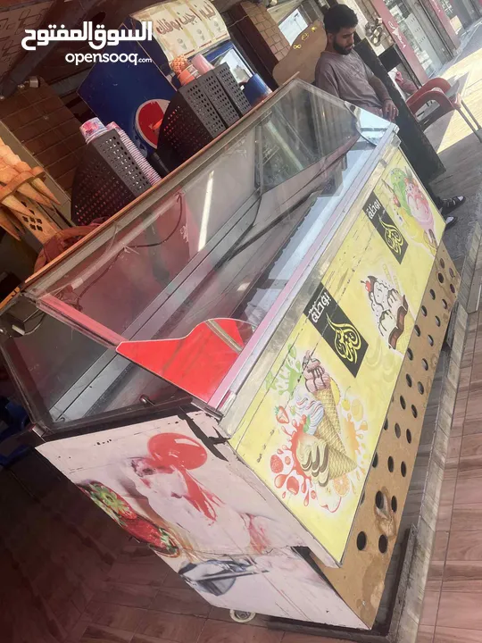 محل كامل مع معداتو للبيع