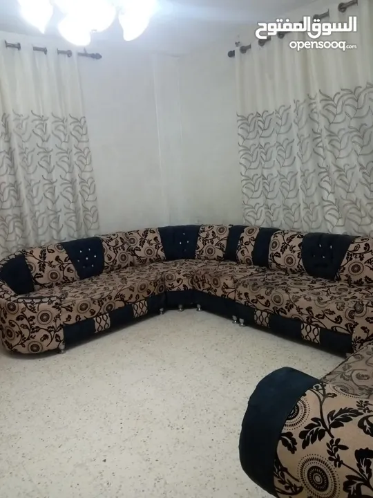 كورنر مرتبة تسع مقاعد لون بني غامق وبيج