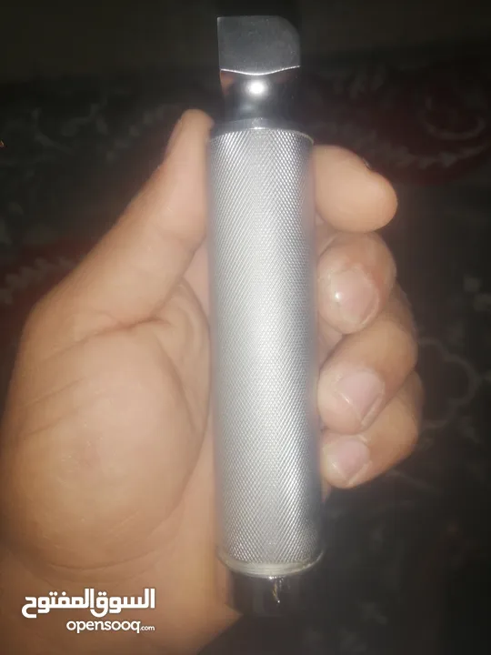 جهاز طبي لفحص الحنجره