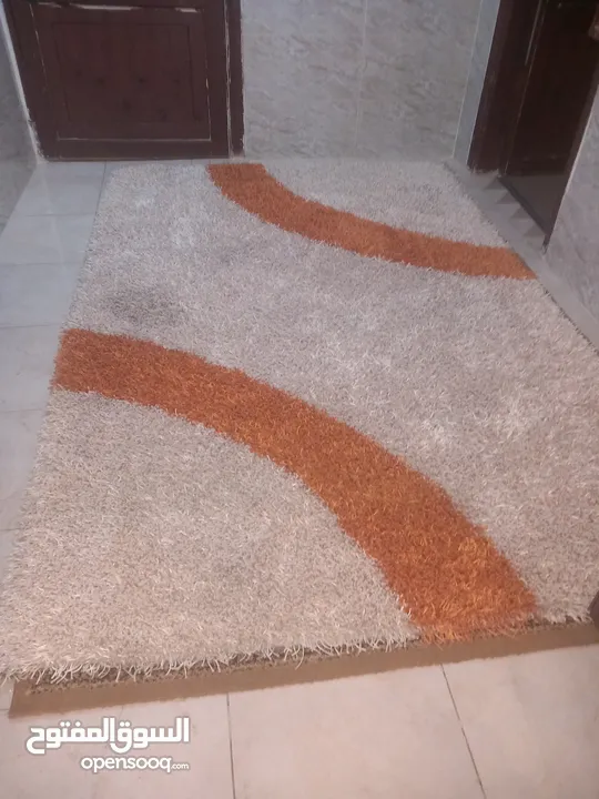 سجاد من الوبر العالي نظيفه