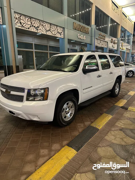 Cherverlot suburban LTZ 2007 excellent condition GCC spec white color