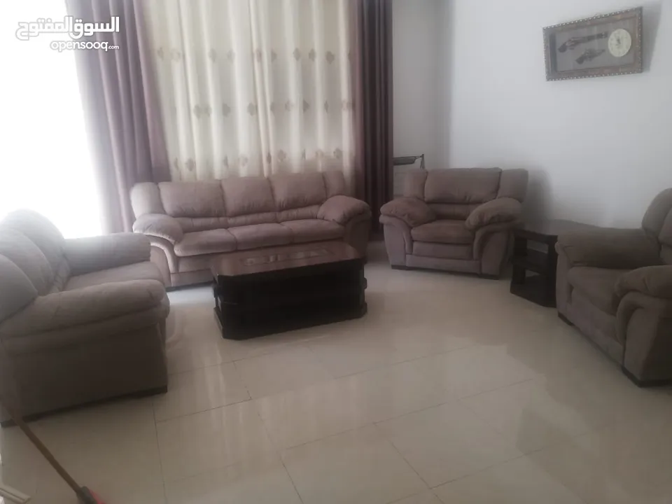 غرفه نوم تركي وطقم كنب نوع الدب  نضاف