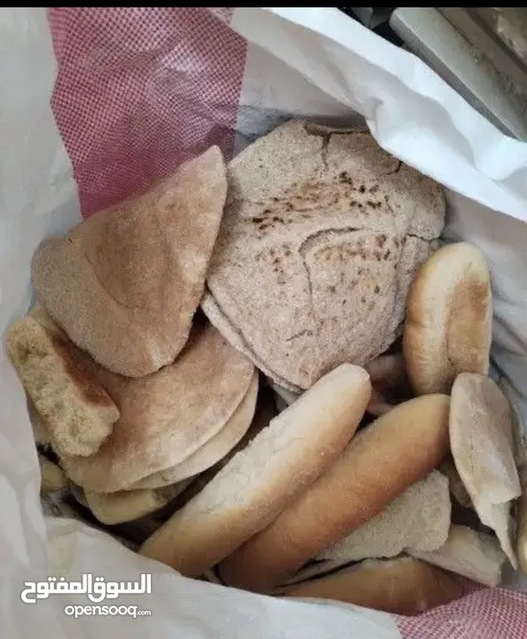 خبز وقرصان مجففه ناشف للغنم