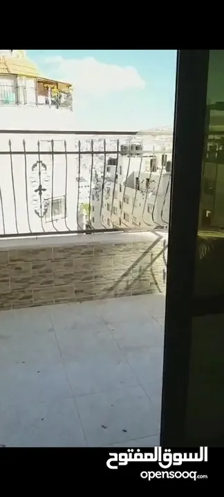 شقه 160م2 مطله موقع مميز بالقرب من الاكاديميه سكن طالبات