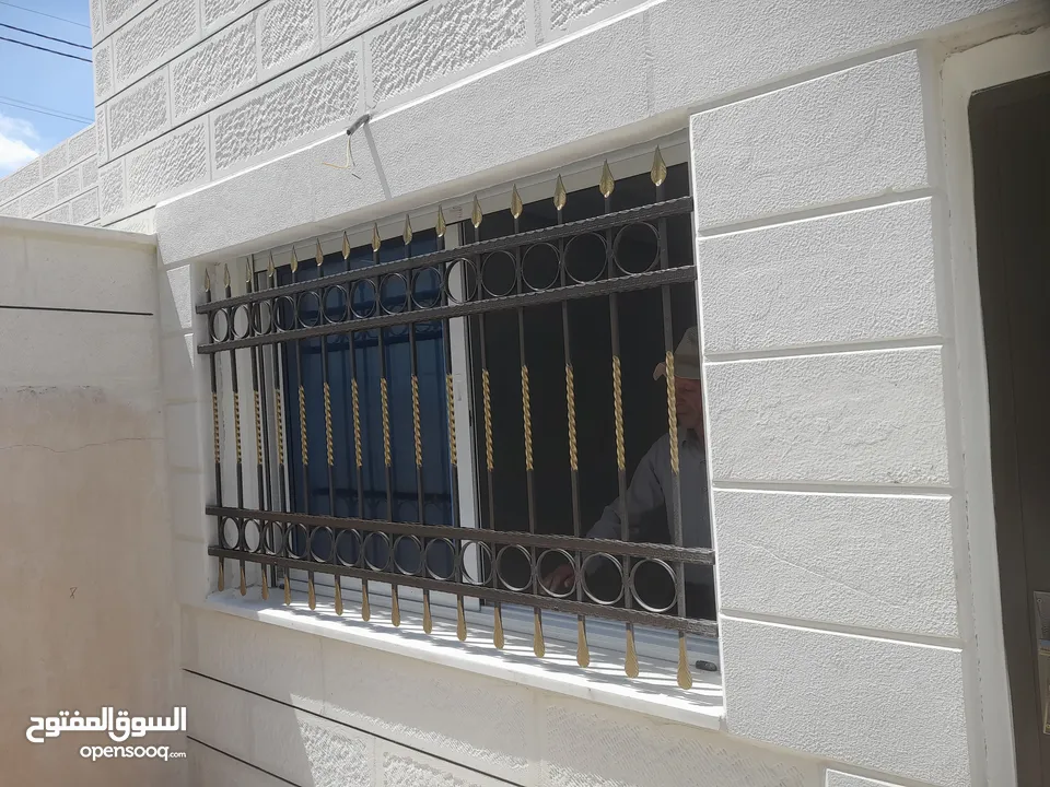لجميع انواع ألمنيوم والحدادة ابواب مطابخ شبابيك ابجورات