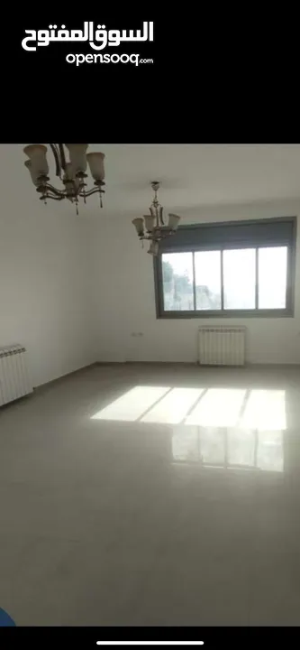 ثلاث غرف نوم غير مفروشة للإيجار. الارسال