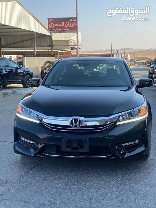 Honda Accord Hybrid clean title 2017 (حرة)